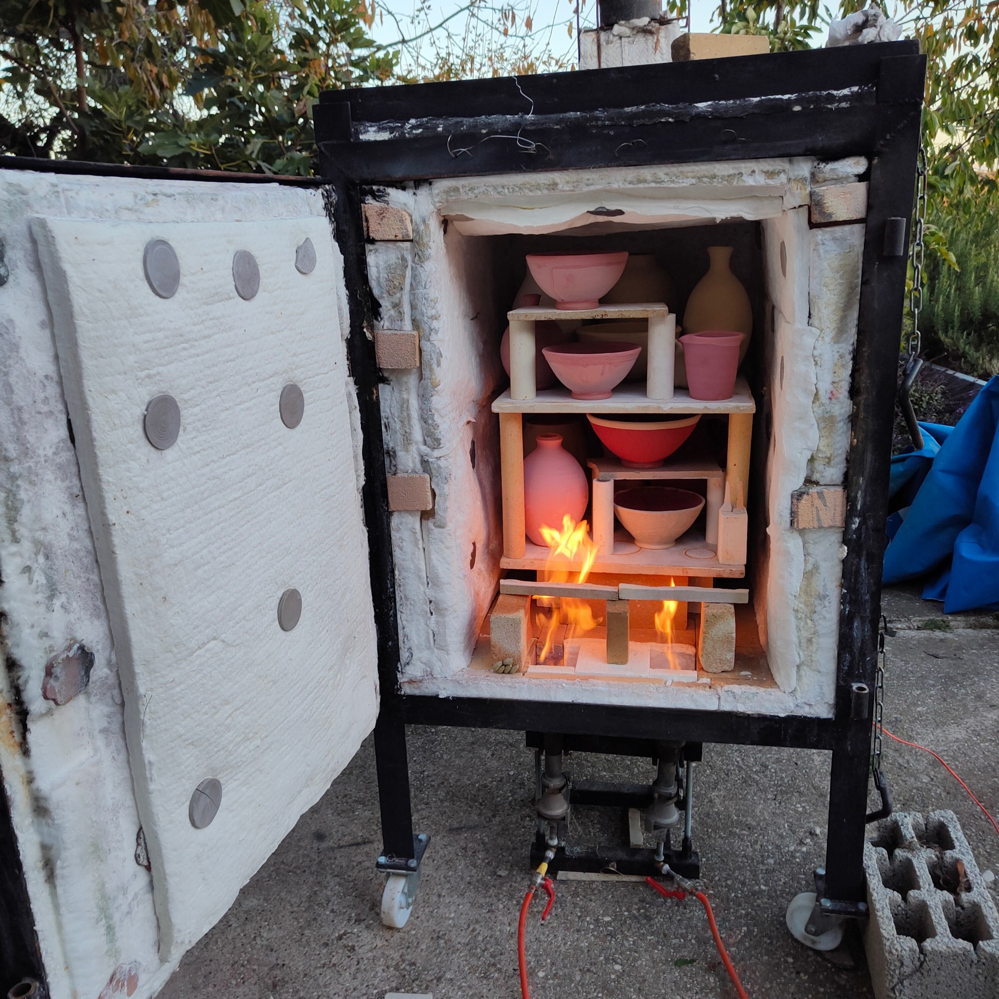 How I Built (and Rebuilt) a Better Gas Kiln – Dan Palmer Ceramics